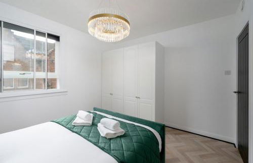 Royal Mile Retreat - Photo 24