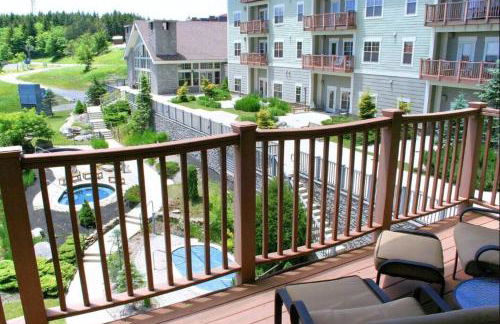 Soaring Eagle Ski-in - Ski-out Condo with Hot Tubs - Foto 2