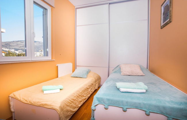 Apartment 3 Beaches With Free Parking - Photo 2