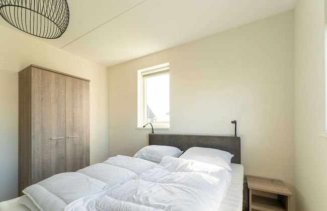 Beautiful Holiday Home in Scherpenisse With Charming Terrace - Foto 9