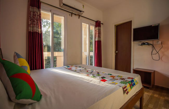 OYO 12953 Home Pool View 2BHK Arpora - Photo 2