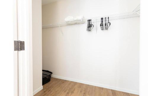 Entire Apt Downtown Seaport with Pool - Photo 23