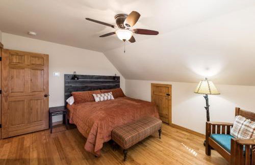 Updated 2 Bd Cabin, Hot Tub, Mins to New River & Parkway - Foto 50