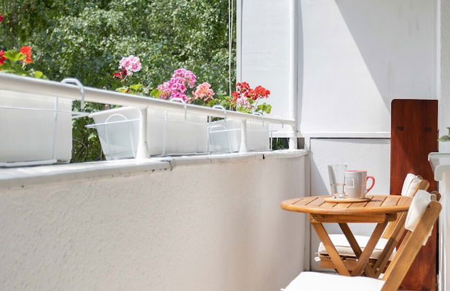 Bright 2bdr Apartment With a Balcony - Photo 16