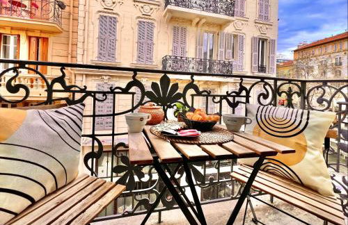 LIBERATION CENTER - PRIVATE Balcony - 24&7 RECEPTION - LUGGAGE STORAGE - Foto 14