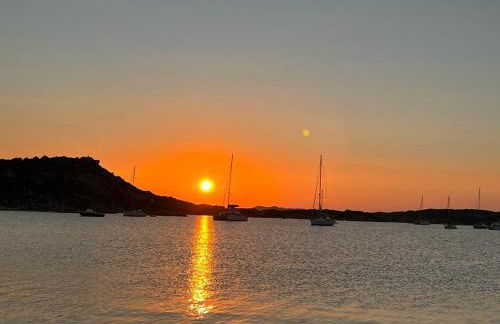 CASA MUGHETTO R5055 WiFi, seafront, private sea access, swimming pool - Foto 41