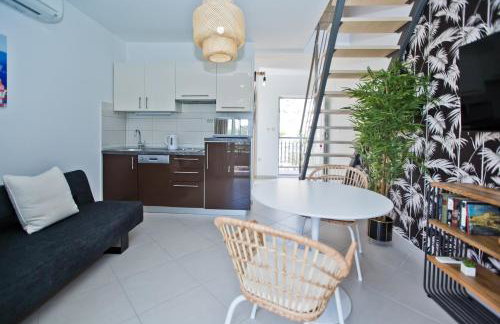 Luxurious Apartments Maslina with Beach - Photo 47