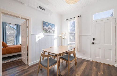 Historic Boho Brothel Lake Retreat Fast Wifi - Foto 6