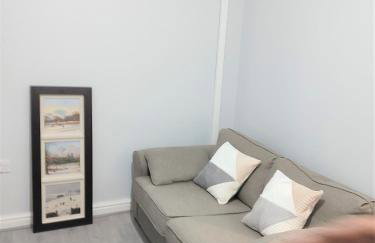 Newly Refurbished 2- Bed Stylish Home - Foto 28