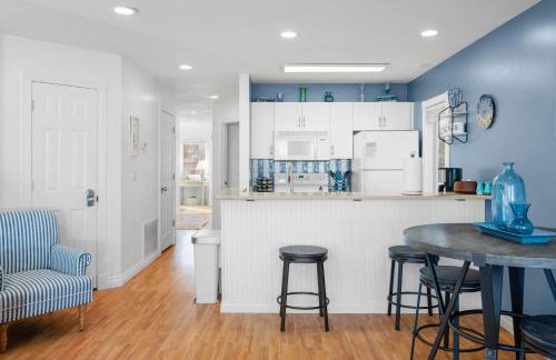 Beach Bliss 211 Balcony Water Views Beach Downtown - Photo 15