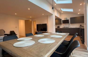Luxury House, Great Location in Redditch - Contractors - Families - Groups - Relocators - Sleeps 9 - Foto 15