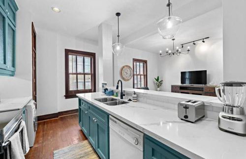 Historic loft in the heart of lively downtown Galveston and close to the Strand - Foto 9