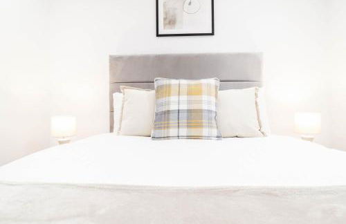 The Dashwood Suite - 2BR Modern Apt with Stylish Design Decor, Free Secure Underground Parking & 50" Smart TV - Foto 11