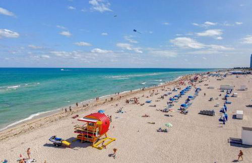 Escape 2 Beach, Ocean Dr Deco Apt with 2 Queen beds - Foto 12