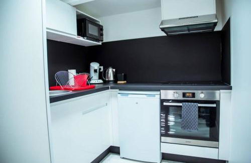 SECRET SUITE "Mr Grey" - Jacuzzi privatif - Gare RER C - Proche Paris - Foto 18