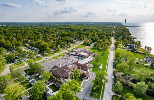 Lake Cottage with Hot Tub and Game Room - Foto 44