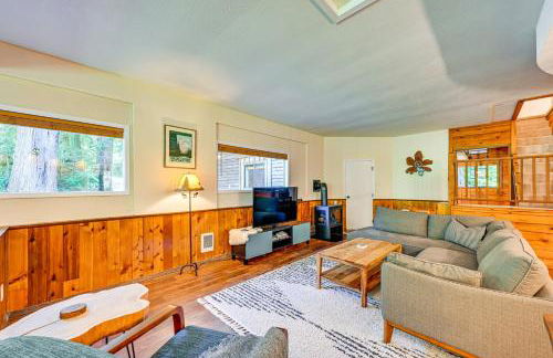 5 Mi to Mt Rainier Natl Park Cozy Cabin with Deck! - Foto 5