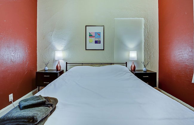 Designer House 5BR! Steps to Downtown/Fountain Sq! - Photo 5