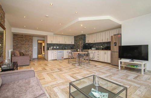 Lavish 2 bed sleeps 5 near Lanark - Photo 1