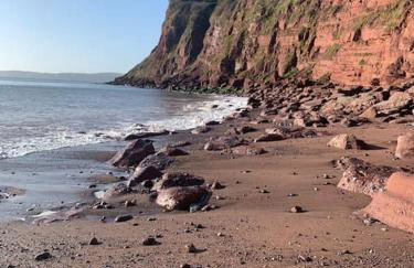 A unique and spacious river front property - Foto 69