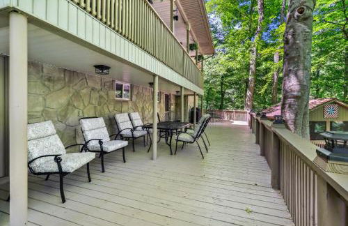 Secluded Lakefront Escape w Private Dock, 600ft Shoreline and Views, Sleeps 13 - Foto 18