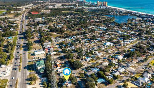 Walk to the Beach - BBQ - Patio - Play Area - Pets - Photo 2