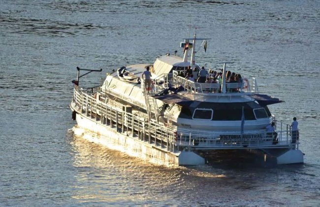 Passeio de catamarã ao entardecer - Foto 3