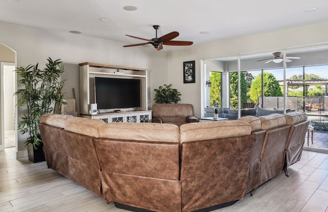 Family Paradise With Private Heated Pool 5 Bedroom Home by RedAwning - Photo 19