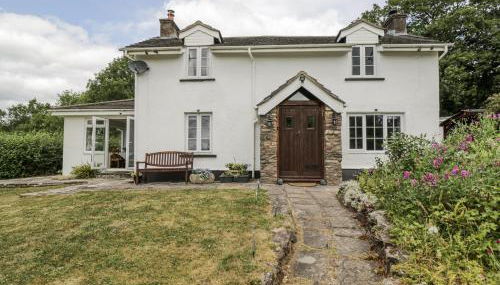 Woods Cottage - Photo 2