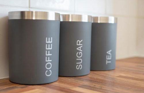 2 Bedroom Apartment-Free Parking-by Holiday Homes - Foto 18