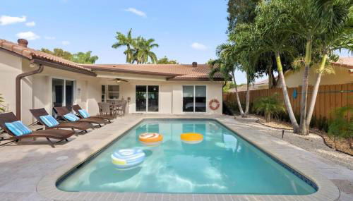 Beautiful Villa 4 BD 3 BA with Heated Private Pool, Close to Beach - Foto 1