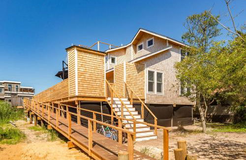 Poolside Chic by the Sea - Foto 28