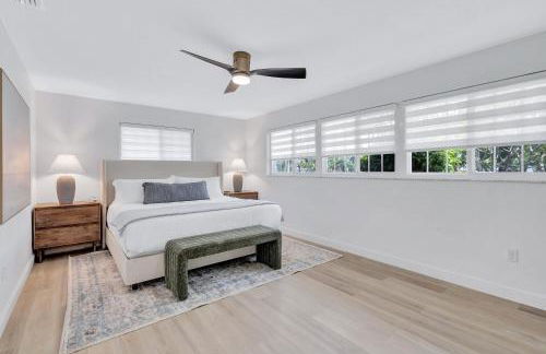 Serene Pool & Spa Home near Beaches & Downtown - Foto 17