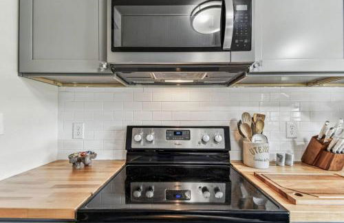 Relaxing Modern Home Sleeps 6 Pool BBQ Firepit - Foto 30