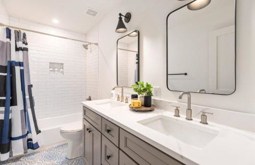 Disc Golf Getaway - Hot Tub, Soaking Tub, Games - Near Uptown - Foto 23