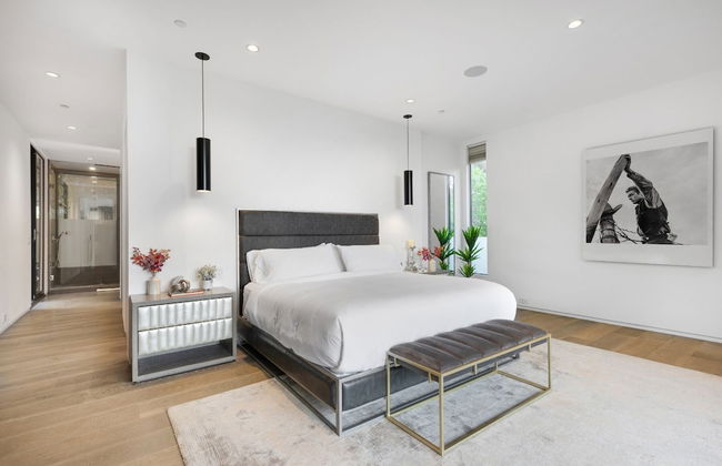 Beverly Glen Hillside Haven - Photo 4