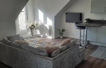 Lanarkshire Apartment- Views- Sleeps 4- Balcony - Photo 1