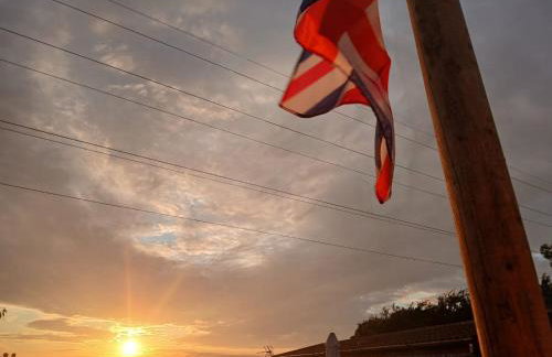 The Sunset "with private Hot tub" - Foto 11