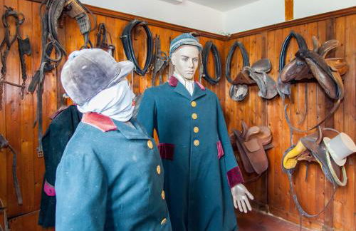 Gîte unique dans propriété historique avec musée, proche Châteauroux, 4 chambres, cheminée, fibre, parking. - FR-1-591-49 - Foto 9