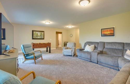 Family-Friendly Lakeview Cottage with Deck and View - Foto 14