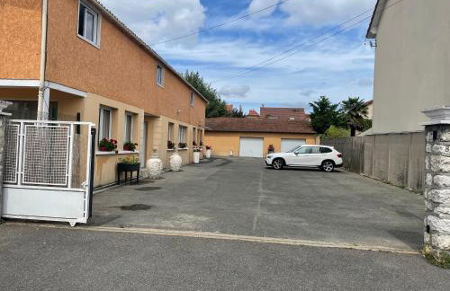 Design Orly Paris - Suites privées - Parking - Foto 10