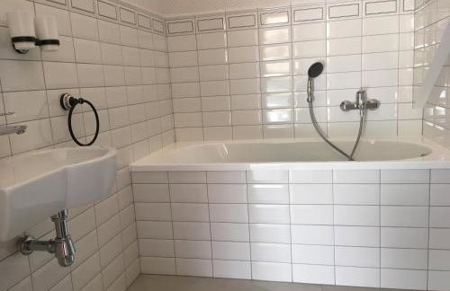 Malinowe Wzgórze domki 90 m2 z sauną i balią - Foto 42