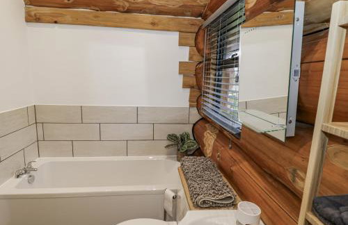 Douglas Cabin at Salford Court Farm Fishing Cabins - Foto 15