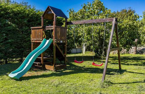 Charming Villa Antoana for families and kids in Labin - Rabac with kids playground & private pool - Foto 2
