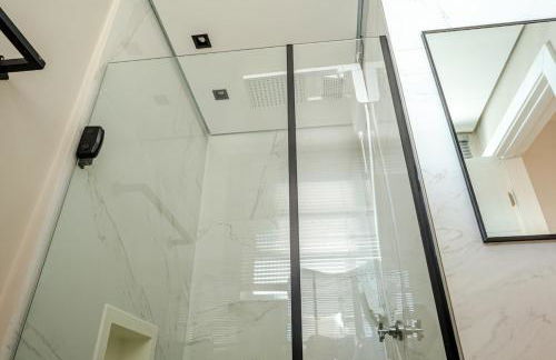 Frente Mar e Conforto | Ar cond, Vaga, Lava e Seca - Foto 9