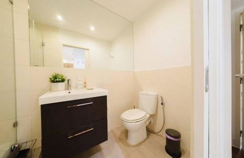 Chiado Gem Private Pool & Patio Retreat - Photo 59