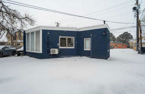 Indigo Cove Modern Studio near Historic Uptown - Foto 26