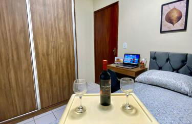 Apto charmoso na V Planalto perto Shopping com 2 Quartos de Casal ArCond Wifi 500megas Home Office e Garagem em Dourados - Foto 7