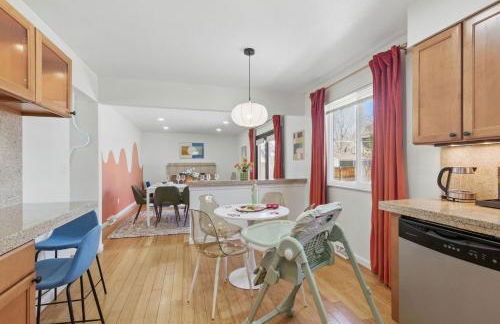 Spacious 4BD - Backyard BBQ, Fire Pit & Mini Golf - Foto 3