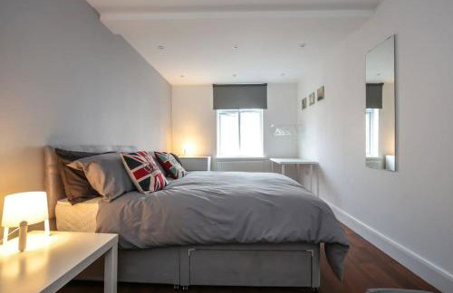 Large Modern Spacious House 6 Bedrooms 5 Bathrooms - Foto 39